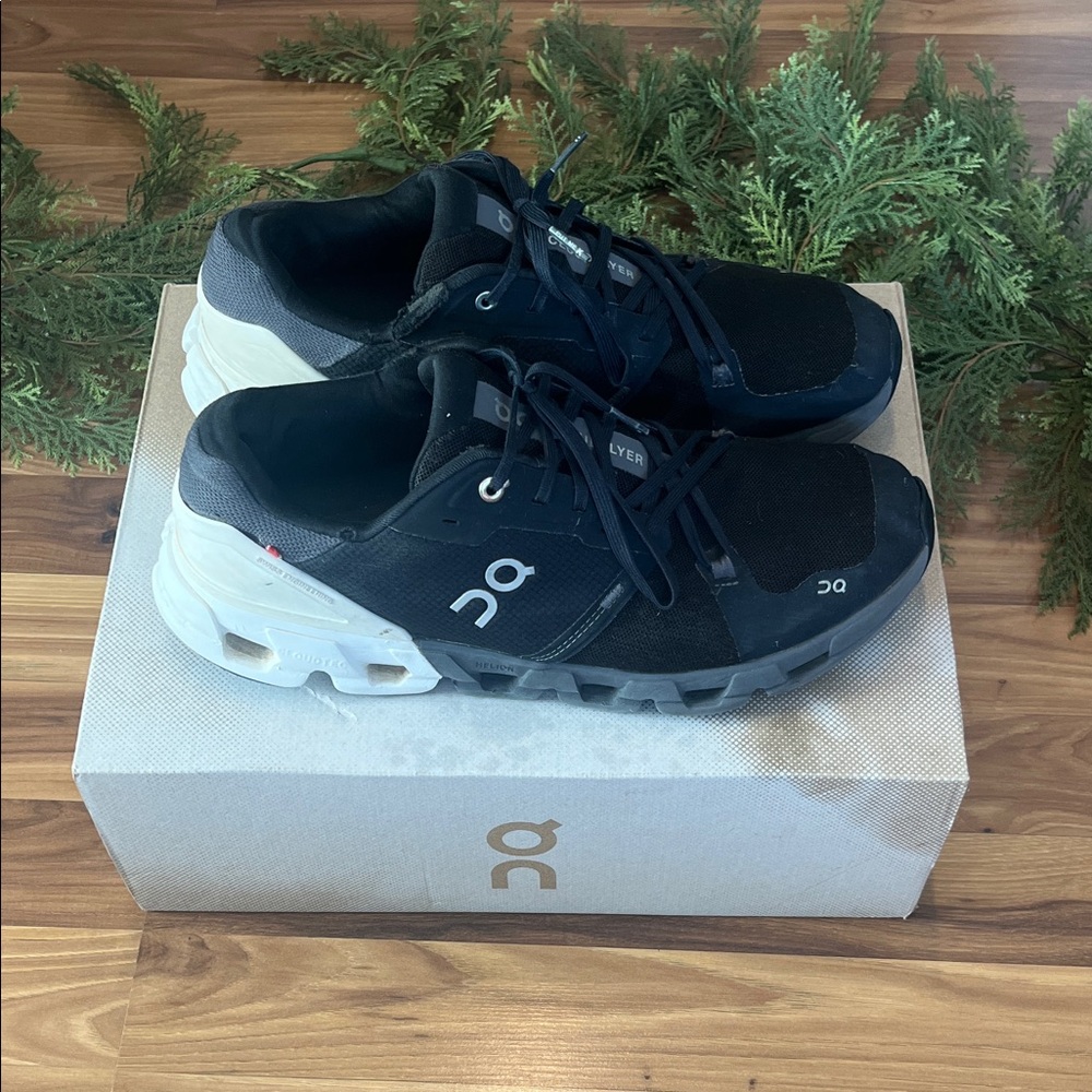 On Running Dual-Tone Athletic Shoes men’s size 11
